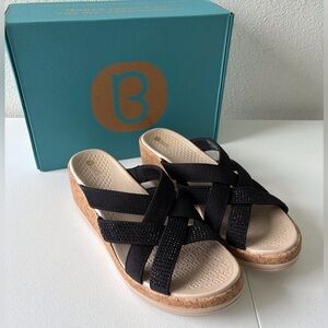 BZees Reign Wedge Sandals‎ Size 10 Stretch Fabric Upper Casual